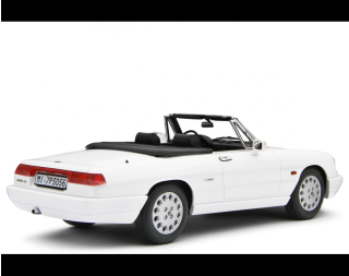 Alfa Romeo Spider 1.6 - 2.0i 1990 Bianco Laudoracing 1:18 Resinemodell (Türen, Motorhaube... nicht zu öffnen!)